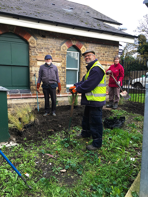 Garden Volunteer Bat & Ball Station